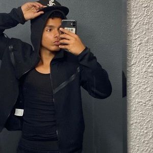 Meet your Posher, Justin